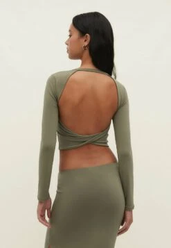 Stradivarius With A Low-Cut Back - T-Shirt À Manches Longues - Khaki 12 Stradivarius With A Low-Cut Back - T-Shirt À Manches Longues - Khaki -Next Soldes ecb082fbd43d4f9885b5a5cea94e0b7d