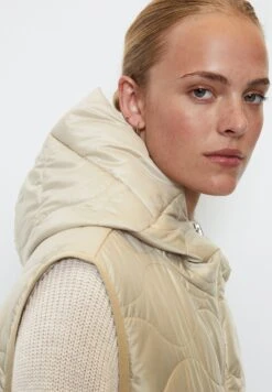 Marc O'Polo Onion Quilting Padded Side Slits Fixed Hood Patch - Veste Sans Manches - Jonesboro Cream -Next Soldes eced63f9c37b4c639cdc864d1959ac2f