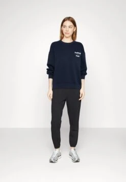 Gina Tricot Printed - Sweatshirt - Navy/Sail 9 Gina Tricot Printed - Sweatshirt - Navy/Sail -Next Soldes eecbc233645c465fb1bca1378675a9f8