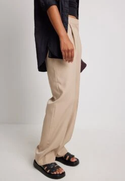 NA-KD Pantalon Classique - Taupe -Next Soldes f034d11c8bc6491ab6c3566f5714cd14
