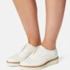 Clarks Baille Brogue - Derbies - White