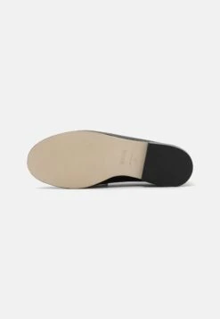 MSGM Loafers - Mocassins - Pink/Black/White 14 MSGM Loafers - Mocassins - Pink/Black/White -Next Soldes f220f763a26e4530a335bbe4fc13d766