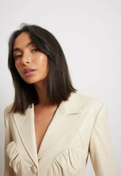 NA-KD Mit Geraffter Brust - Robe Chemise - Light Beige 8 NA-KD Mit Geraffter Brust - Robe Chemise - Light Beige -Next Soldes f426876798544e34b97e24e4ffe824e1