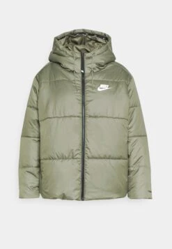 Nike Sportswear Classic Tape Plus - Veste D'Hiver - Medium Olive/Black/White 10 Nike Sportswear Classic Tape Plus - Veste D'Hiver - Medium Olive/Black/White -Next Soldes f44fbb3832834afe84d50d266ce20ab2