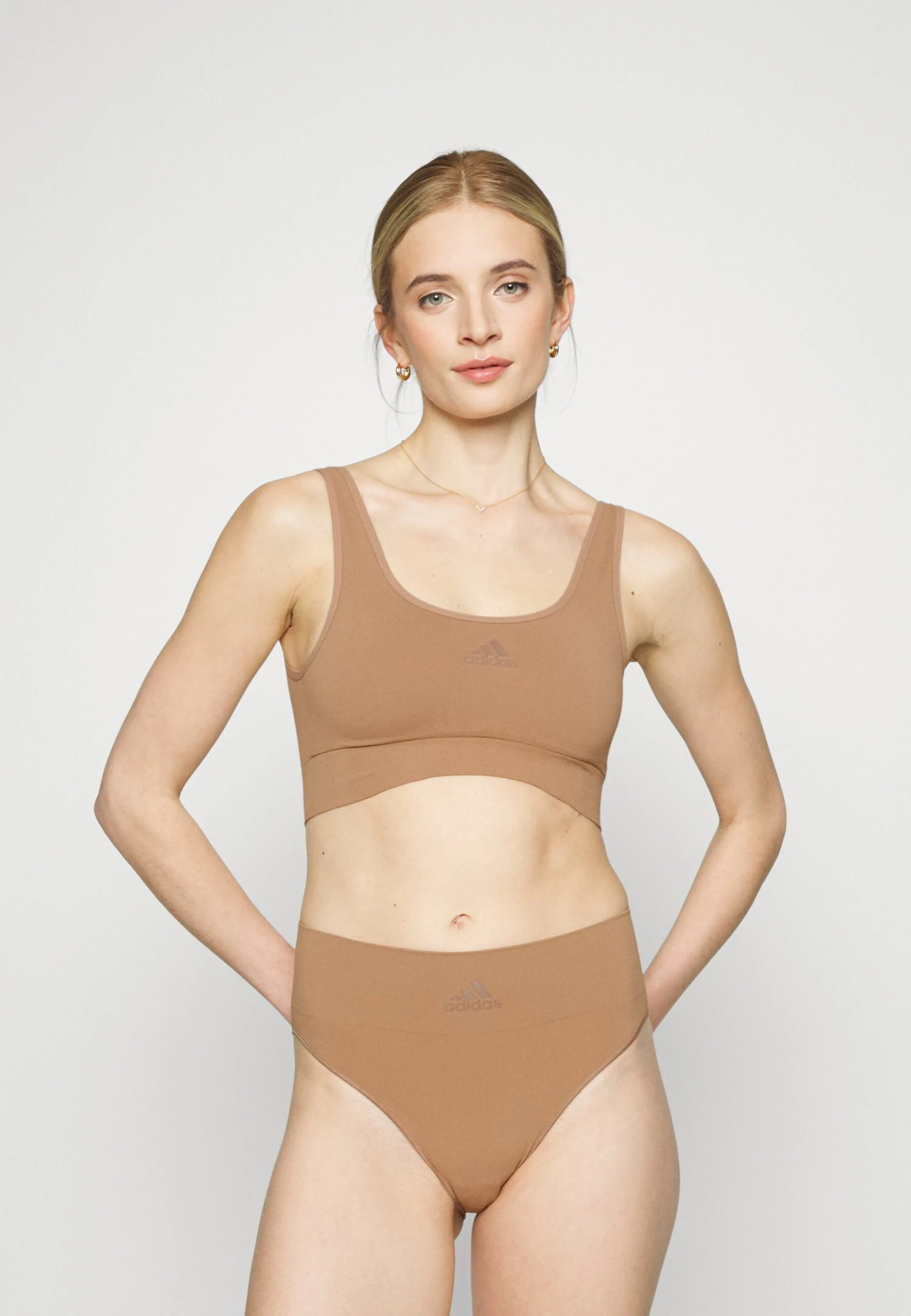 Adidas Sportswear Scoop Lounge - Brassière - Beaver Fur 4 Adidas Sportswear Scoop Lounge - Brassière - Beaver Fur – Image 2