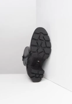 NeroGiardini Bottines À Plateau - Nero 11 NeroGiardini Bottines À Plateau - Nero -Next Soldes f7e3b9d9bc5345d293942942632b12b3