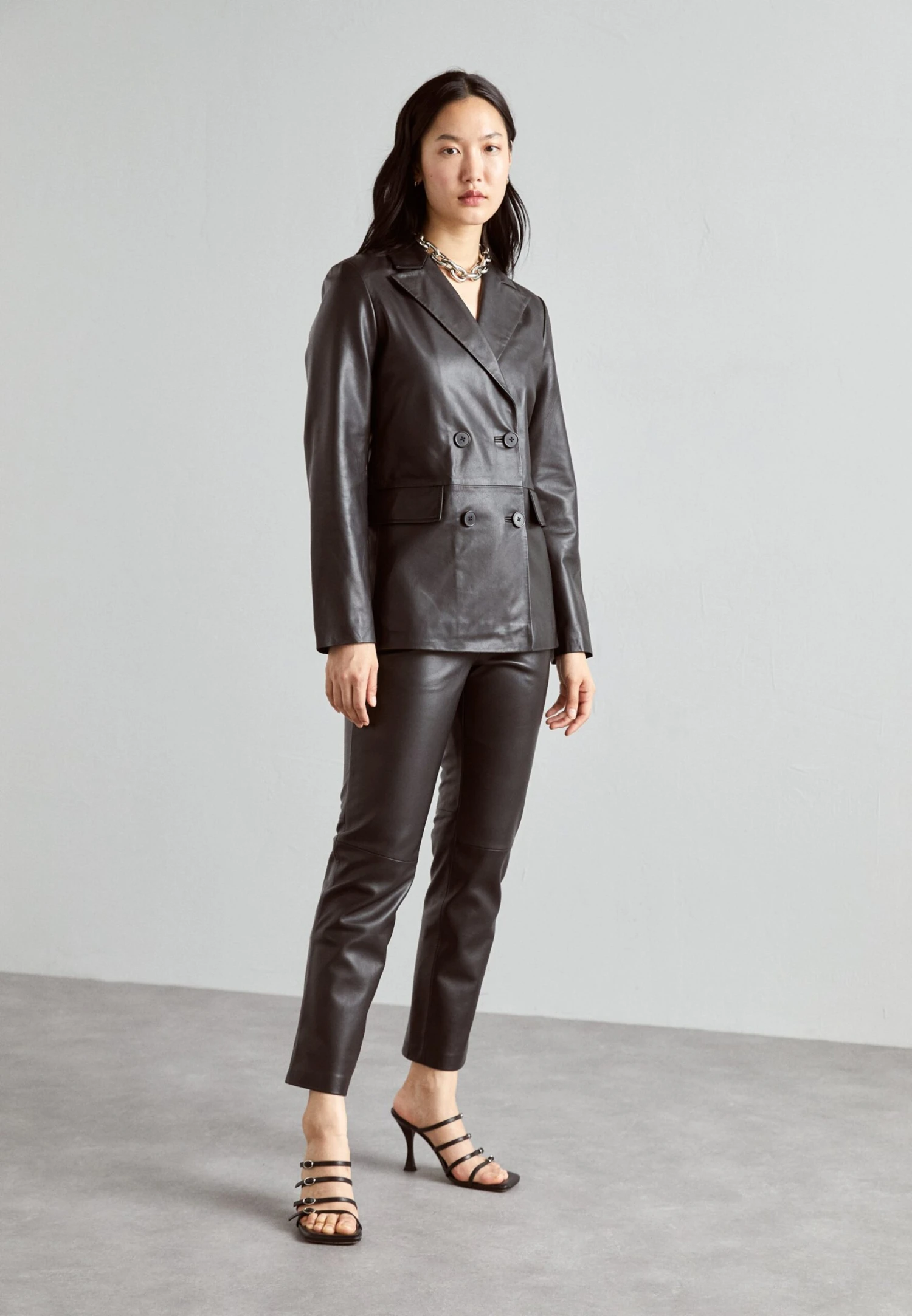 Mira - Blazer - Black 4 Mira - Blazer - Black – Image 2