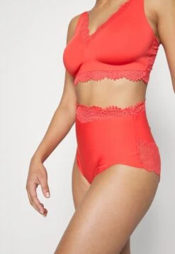 Triumph Highwaist Panty - Shorty - Flame -Next Soldes f9dca282f06e4a0a9be2af2c45a4b961