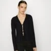 WEEKDAY Frill Long Sleeve - Gilet - Black 1 WEEKDAY Frill Long Sleeve - Gilet - Black -Next Soldes fcfe43d901404fc3b230052002dd1263