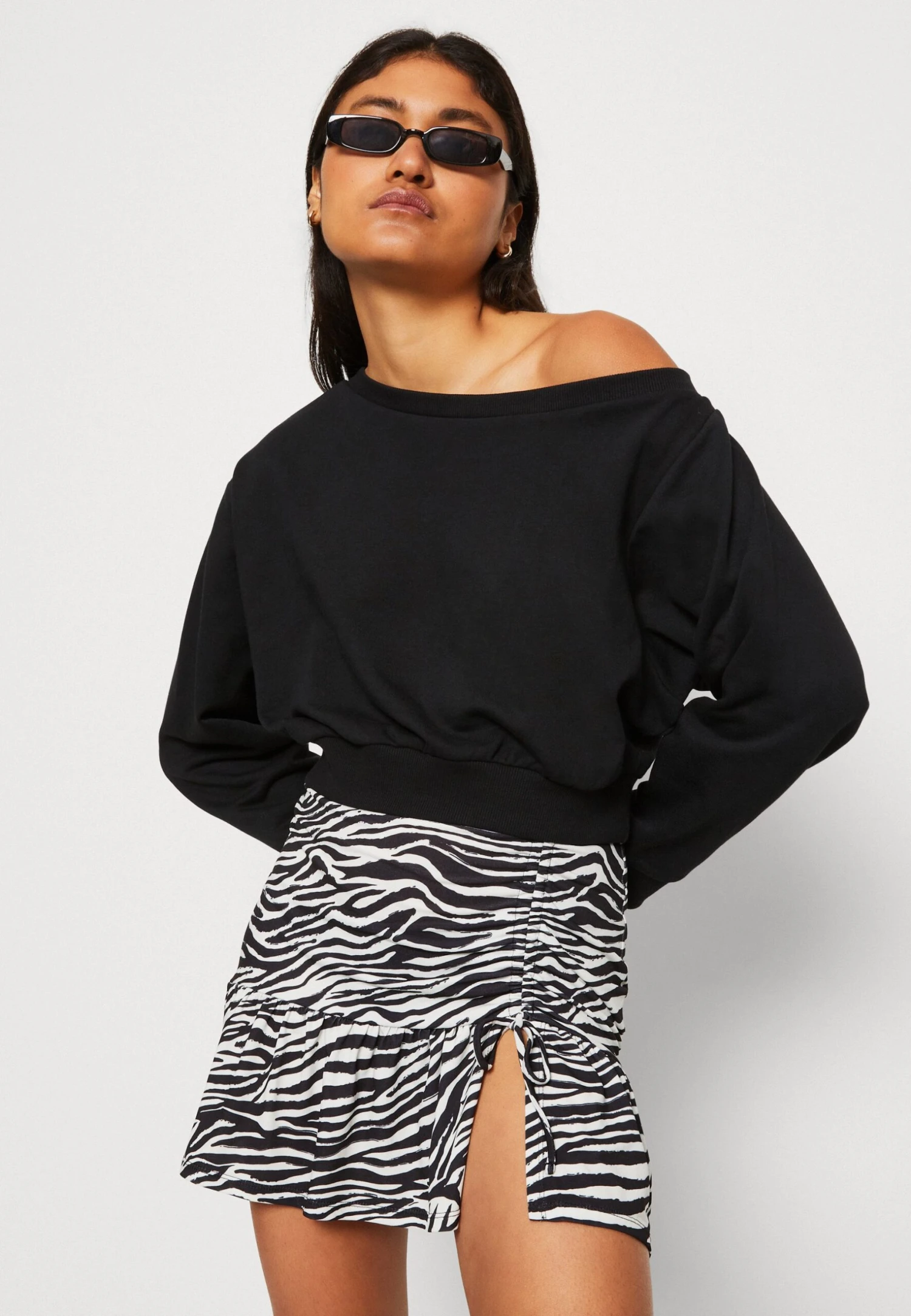 Even&Odd Sweatshirt - Black 6 Even&Odd Sweatshirt - Black – Image 4